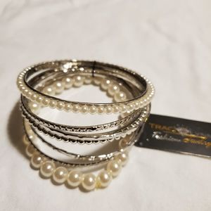 🆕️ Traci Lynn Bo Jangle Bracelet Set